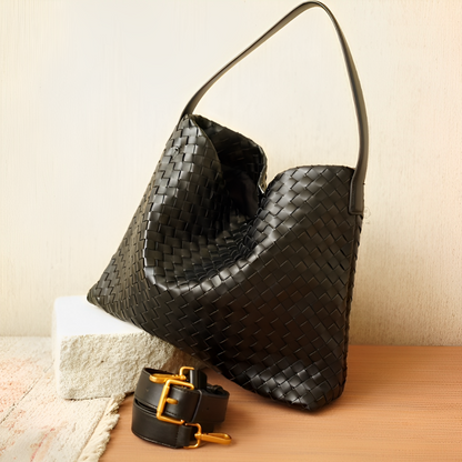 Mittelgroße geflochtene Tasche Luna
