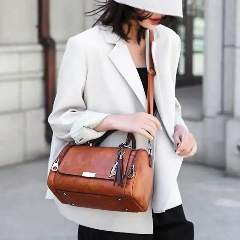 Tasche aus Echtleder - Vaena