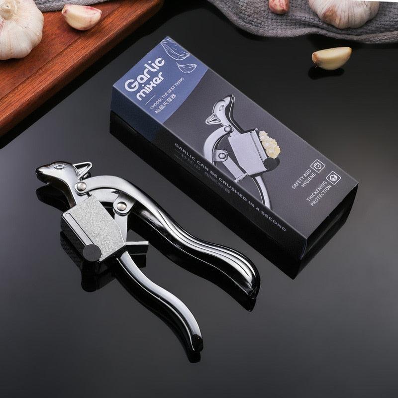 Creative squirrel garlic press hand garlic masher zinc alloy garlic clip stainless steel manual garlic masher - Lily Depot