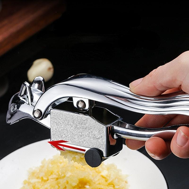 Creative squirrel garlic press hand garlic masher zinc alloy garlic clip stainless steel manual garlic masher - Lily Depot